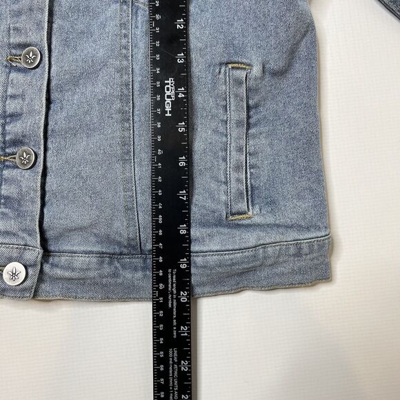 Lauriebelles Chelsea DeBoer by Lily & Lottie Light Wash Jean Jacket Size Small - Picture 7 of 11